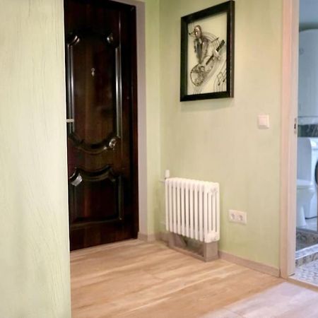 Prime 2Br/Ba Apt Next To Main Station & Olympic Center เลียปาญา ภายนอก รูปภาพ