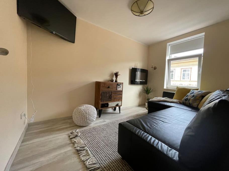 Prime 2Br/Ba Apt Next To Main Station & Olympic Center เลียปาญา ภายนอก รูปภาพ